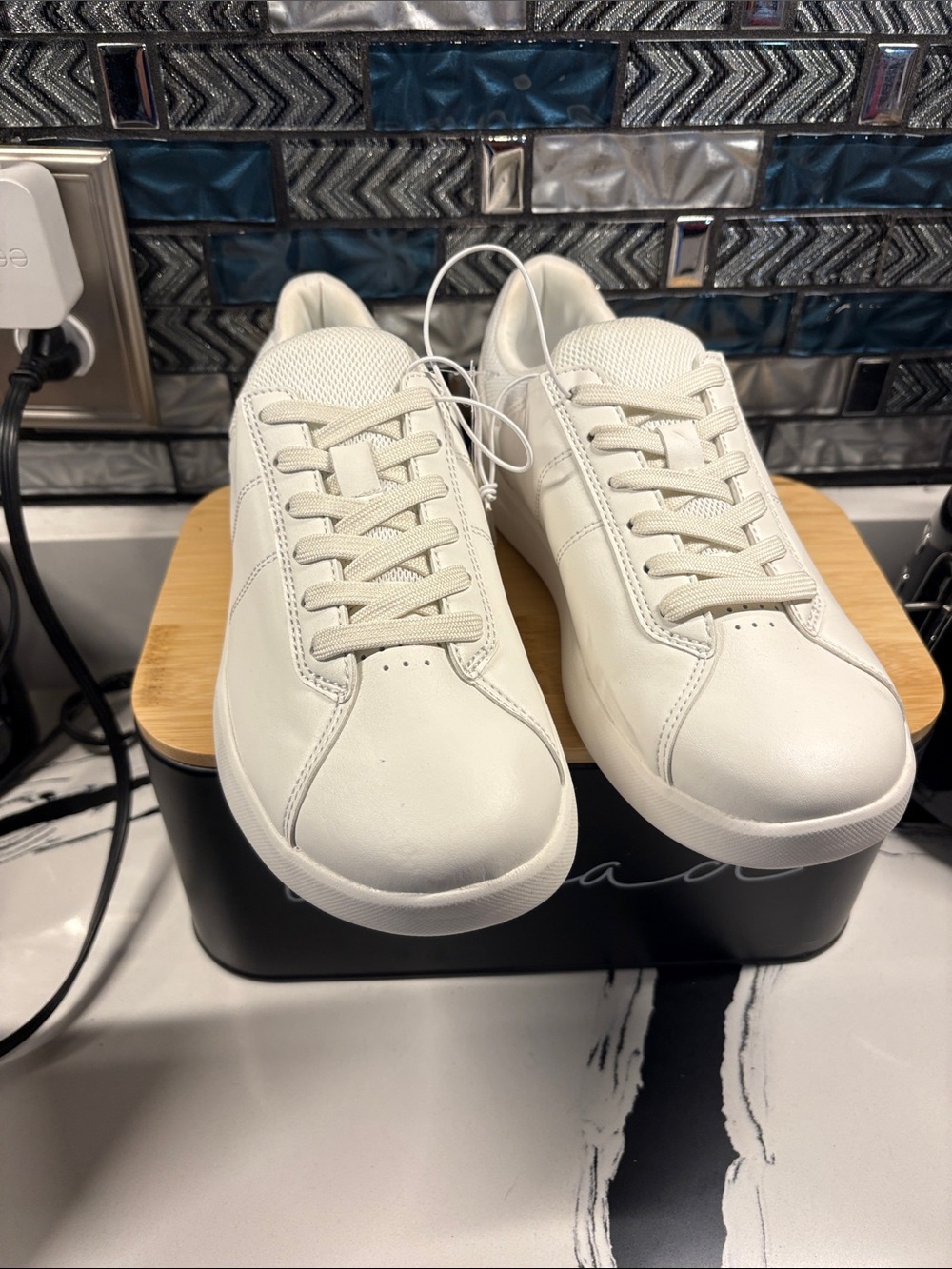 Goodfellow & Co White Low-Top Lace-Up Sneakers